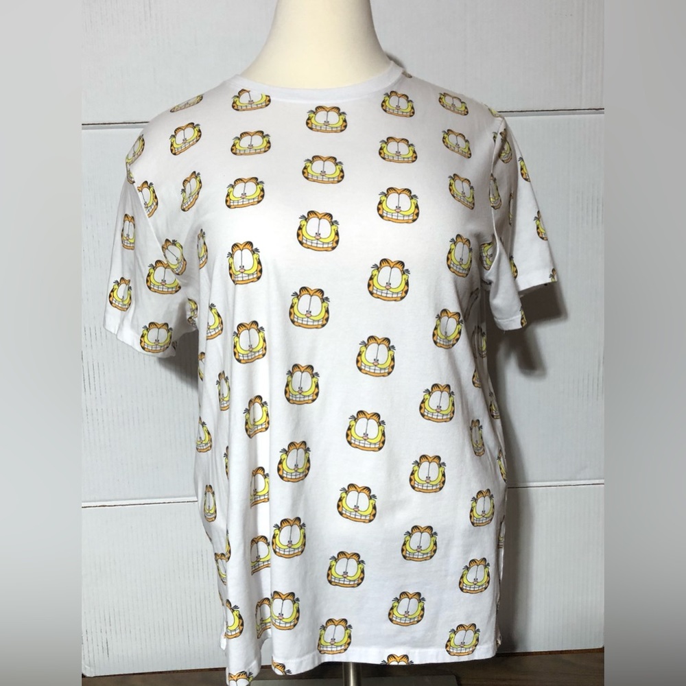 Nickelodeon women’s 2XL GARFIELD T-shirt.